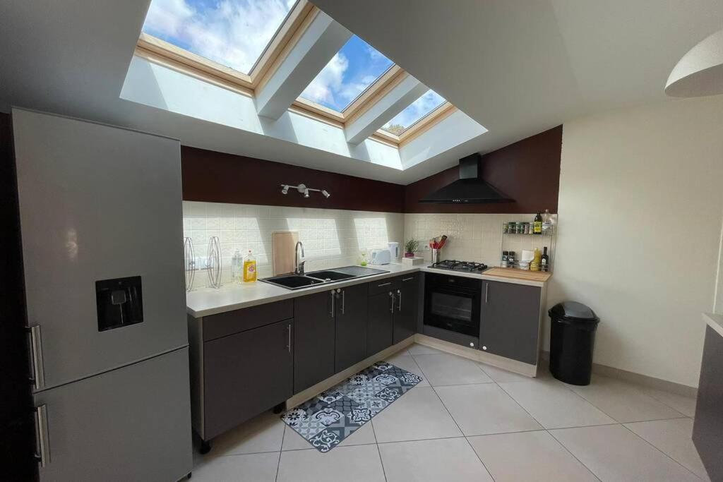 Superbe appartement avec 2 Chambres - 9 Personnes - Parking Privé Tournon-sur-Rhone Exterior foto