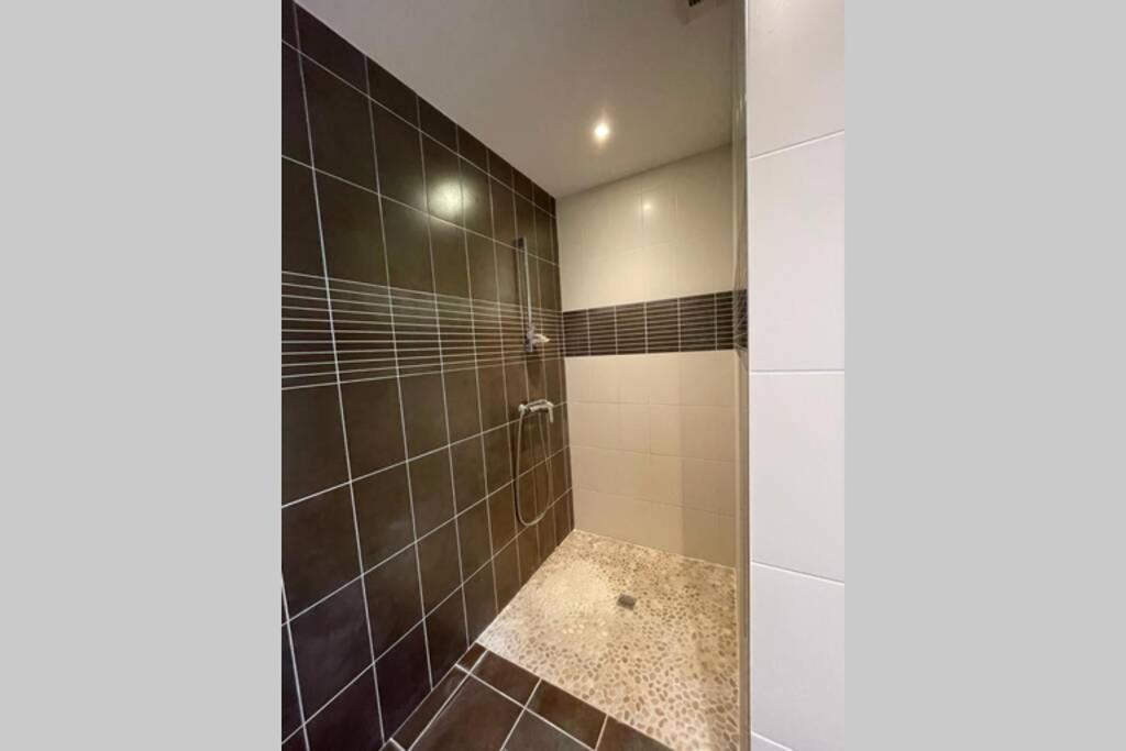 Superbe appartement avec 2 Chambres - 9 Personnes - Parking Privé Tournon-sur-Rhone Exterior foto